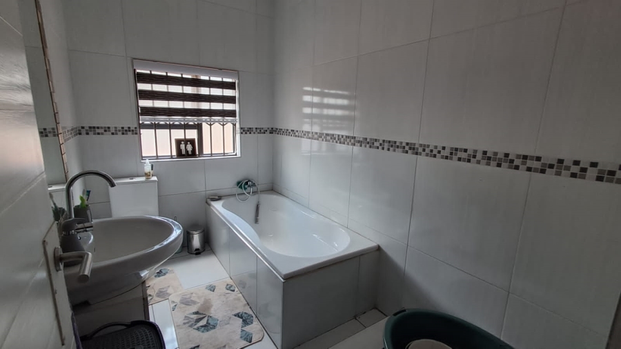 4 Bedroom Property for Sale in Parys Free State
